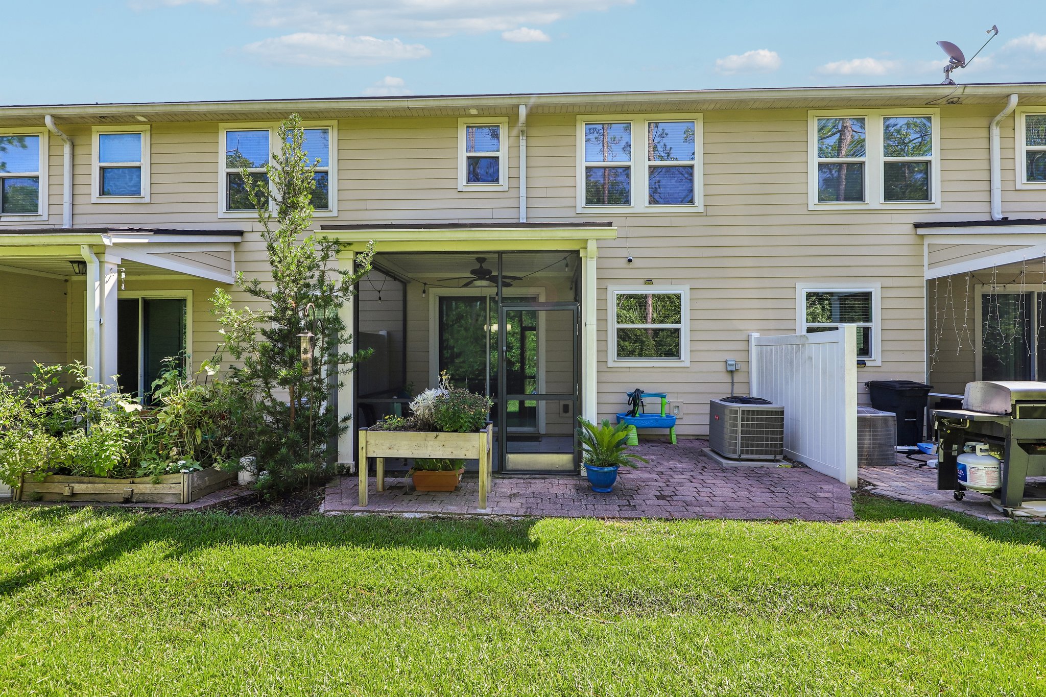 Richmond Dr-S2506-034.jpg