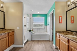 Rosana Dr-S2407-038.jpg