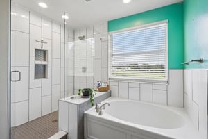 Rosana Dr-S2407-039.jpg