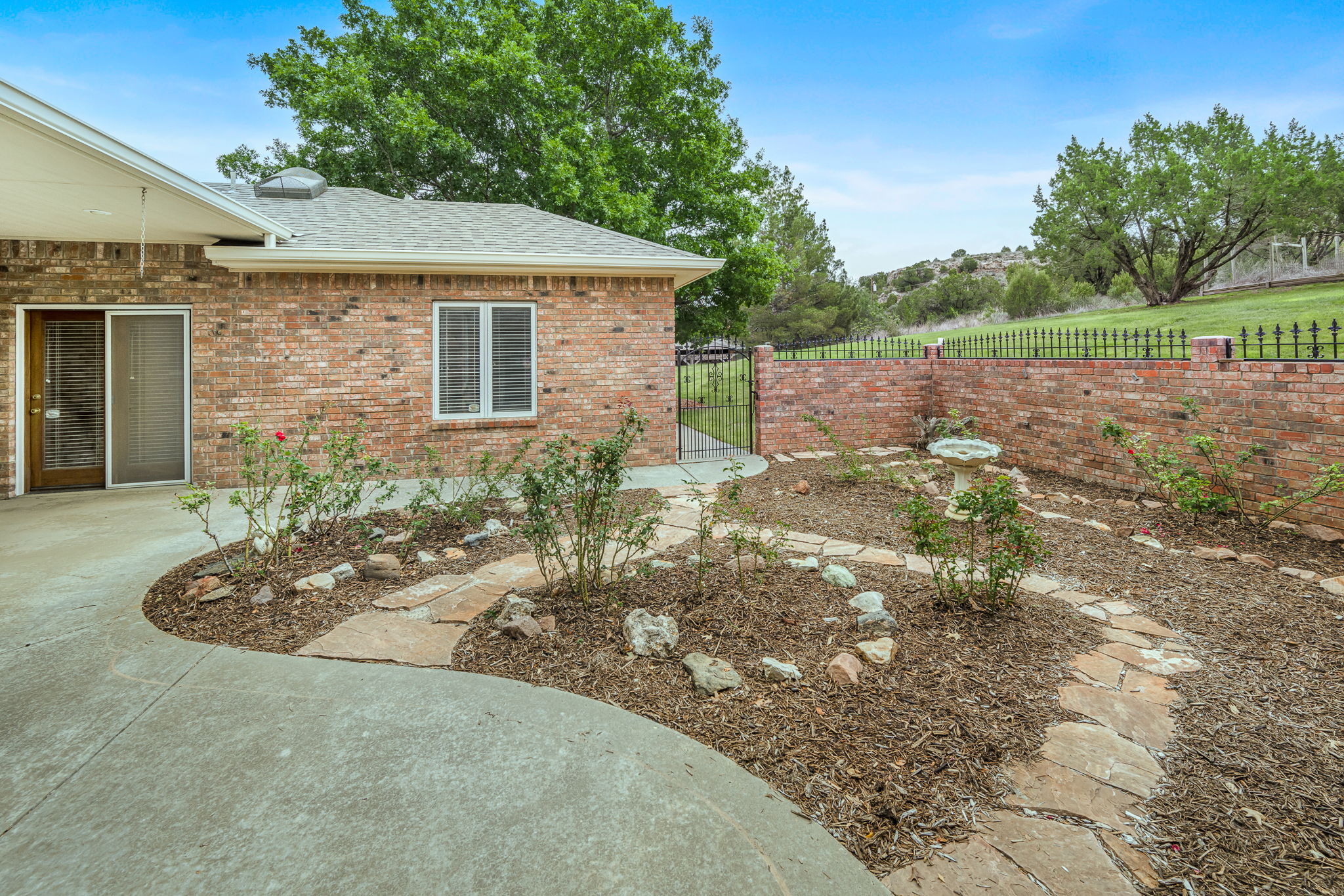 205 S Timbercreek Dr 08