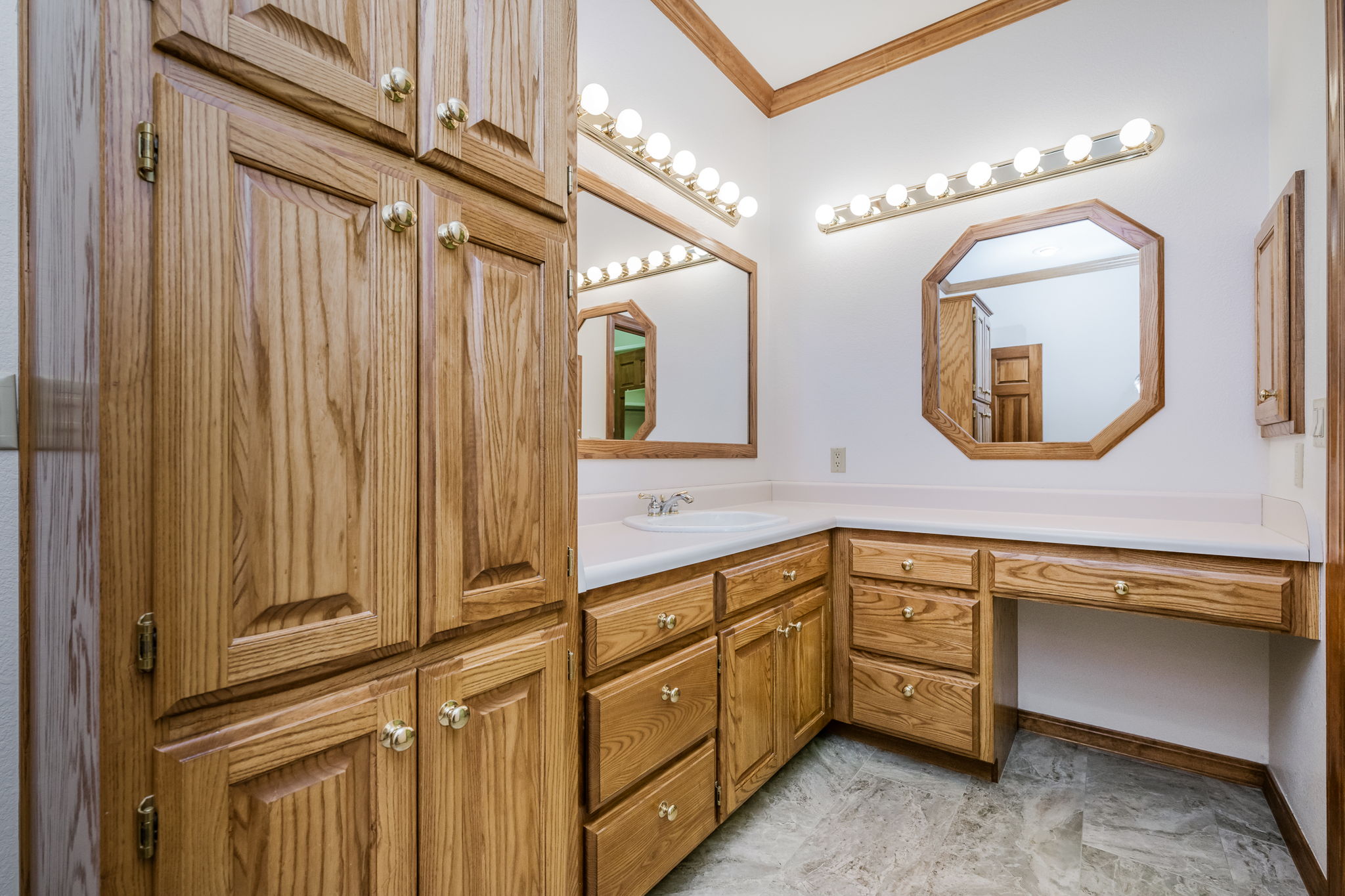 205 S Timbercreek Dr 19