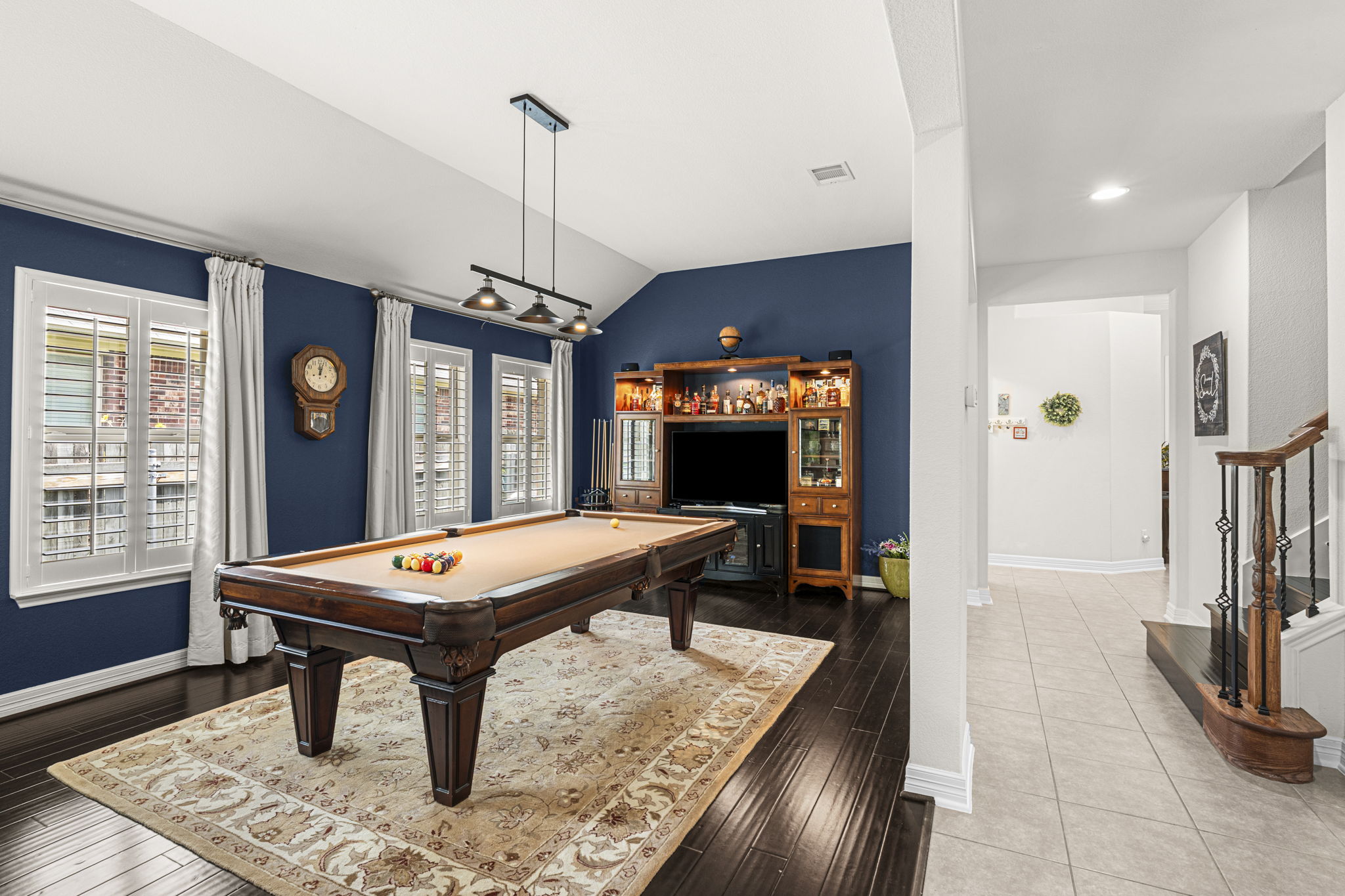 Formal Living/Dining w/ Hardwoods