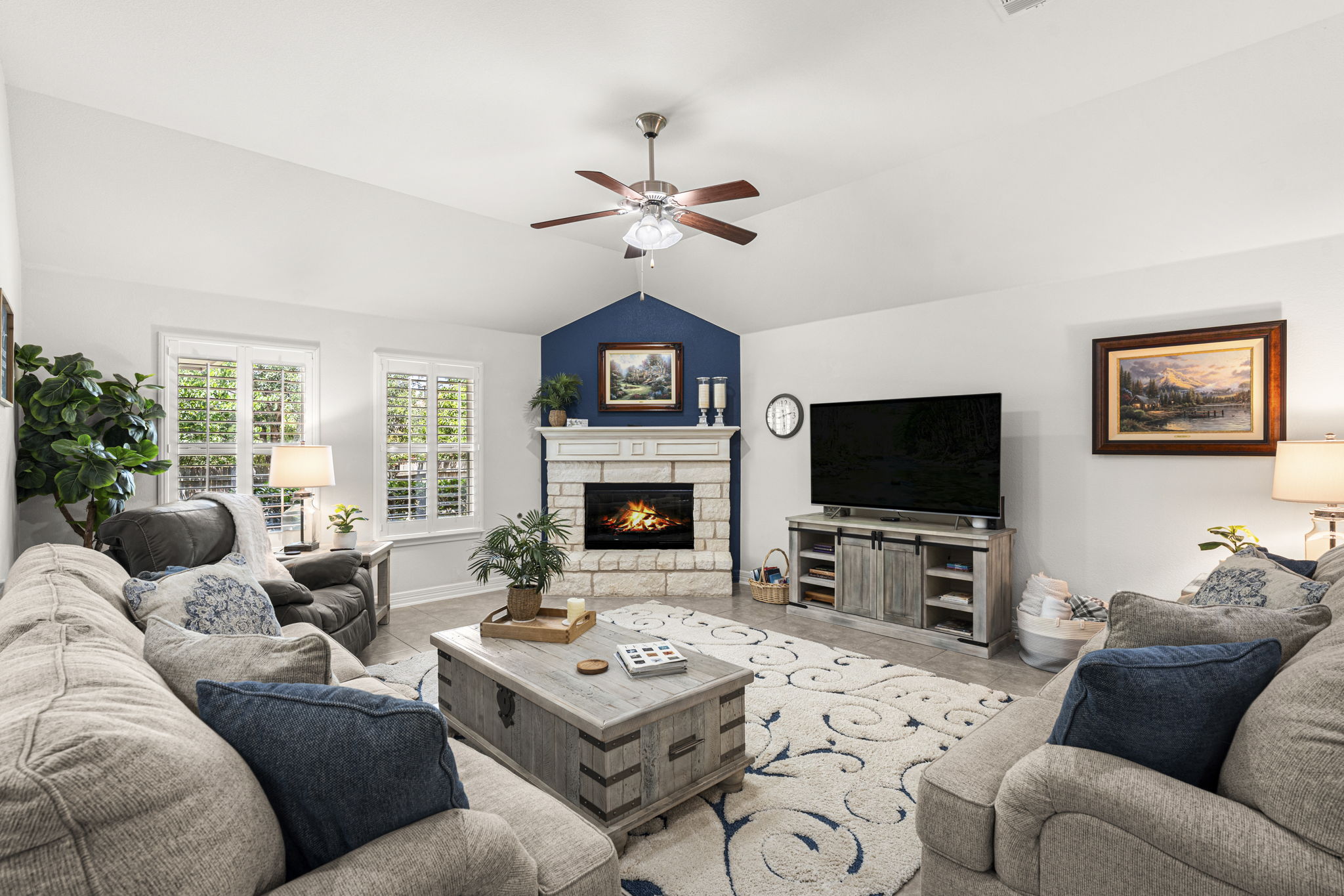 Family Room w/ Gas Fireplace