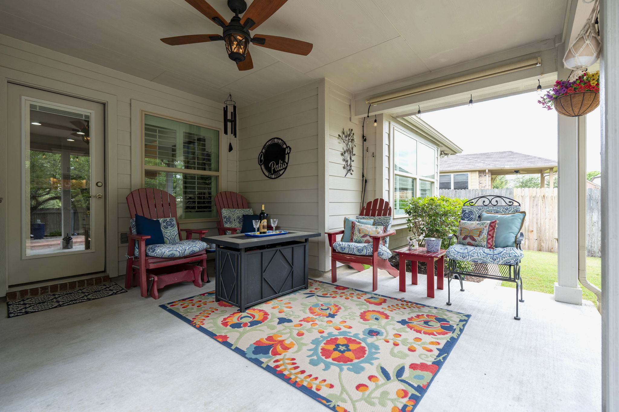 Covered Patio w/ Ceiling Fan-Lights