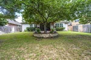 Mature Trees Provides Great Shade