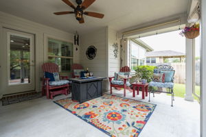 Covered Patio w/ Ceiling Fan-Lights