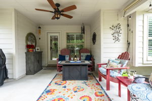 Covered Patio w/ Ceiling Fan-Lights