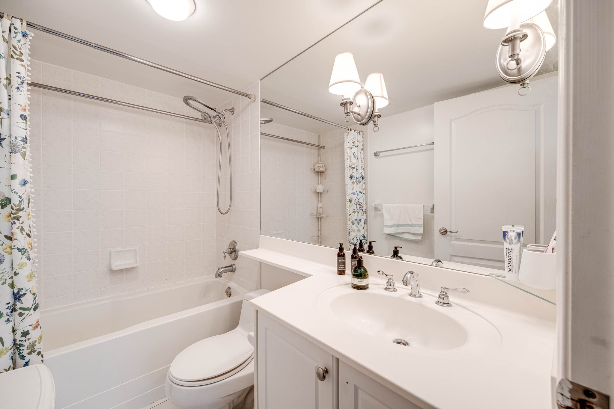 Toronto property showcase — delivered property photograph 24