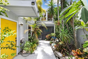 Lush Tropical Entry Courtyard