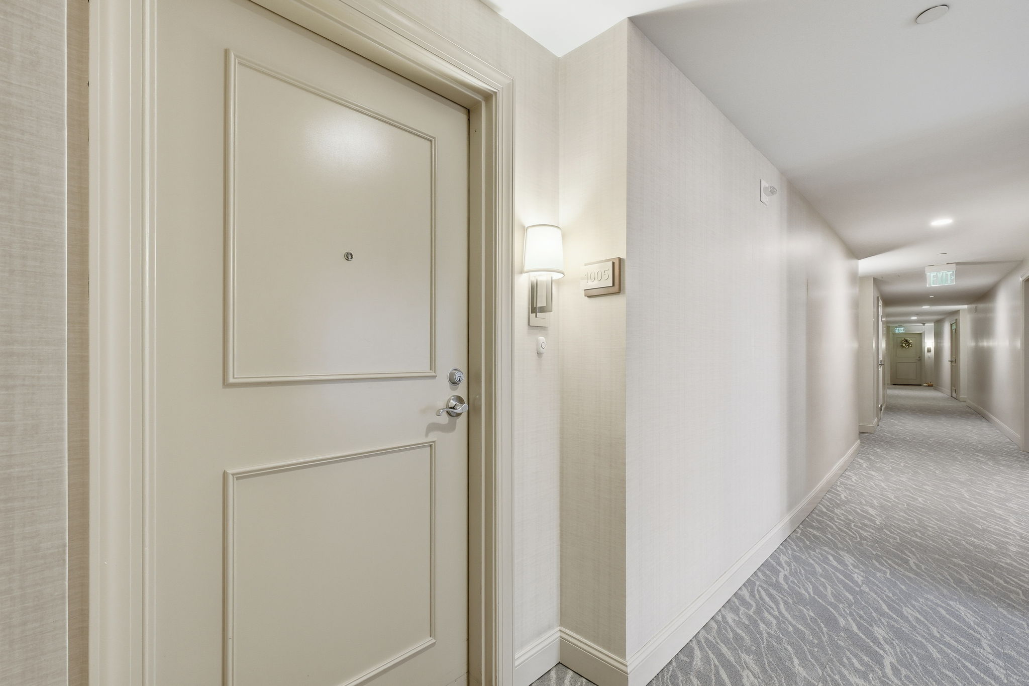 The welcoming unit entry has its own vestibule.
