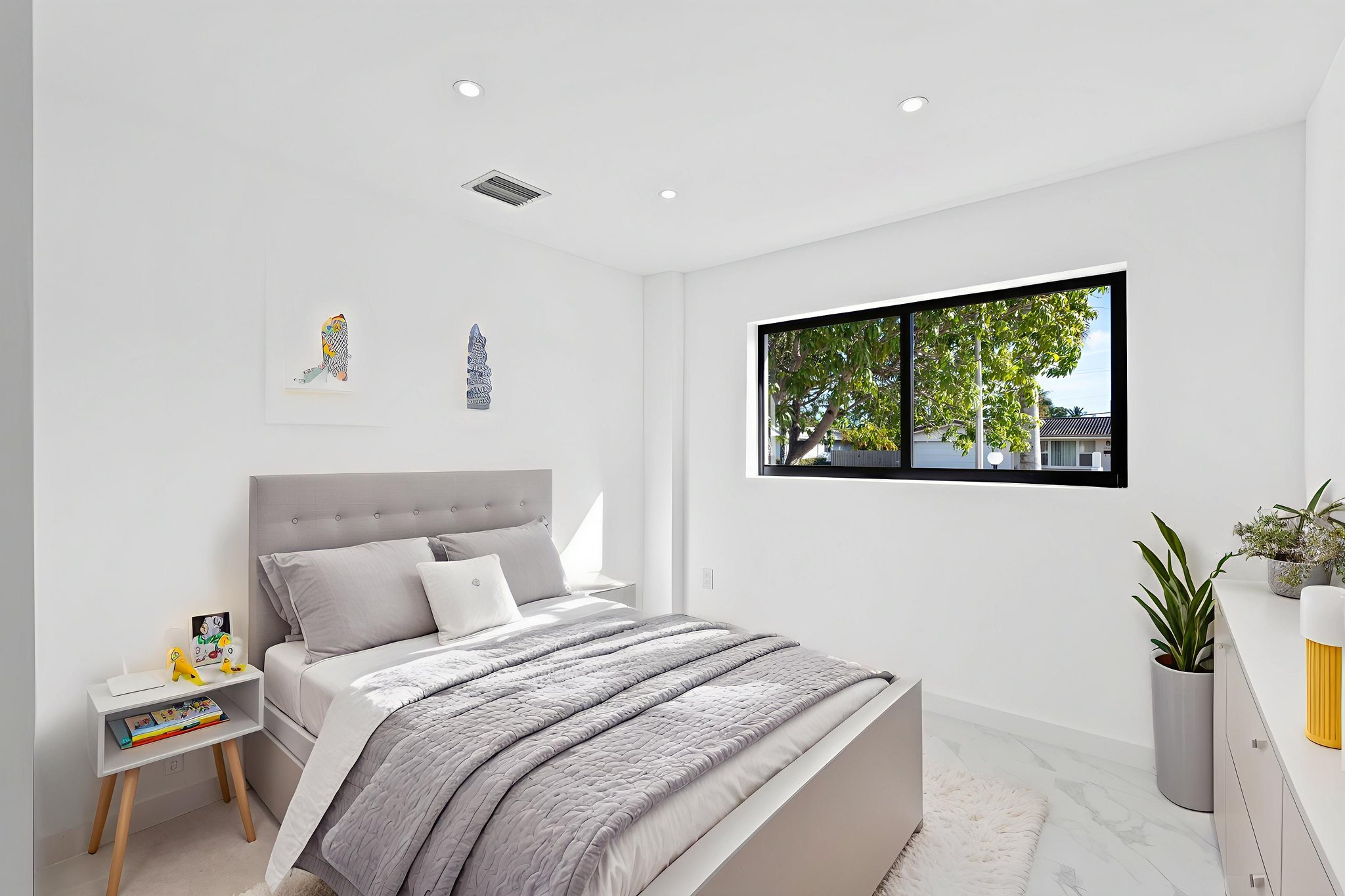 A7403121 virtually staged.jpeg