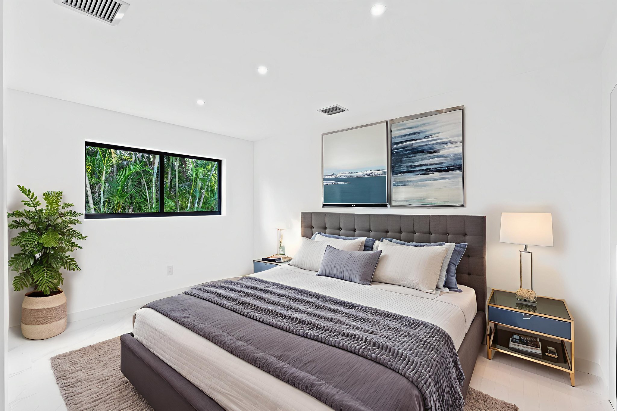 A7403139 virtually staged.jpeg