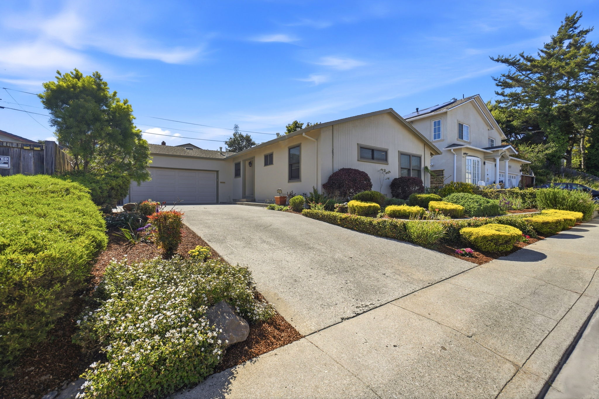 002_F8_2051 Willow Way