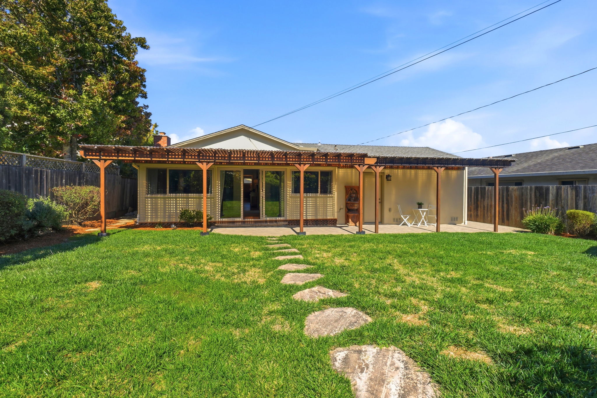 034_F8_2051 Willow Way