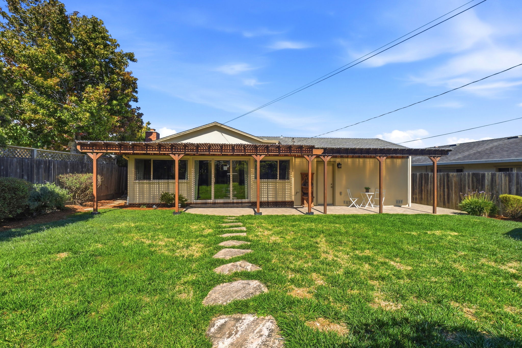 036_F8_2051 Willow Way