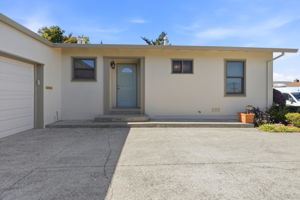 004_F8_2051 Willow Way