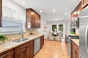 011_F8_2051 Willow Way