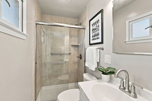 027_F8_2051 Willow Way