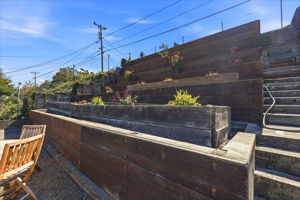 042_F8_2051 Willow Way