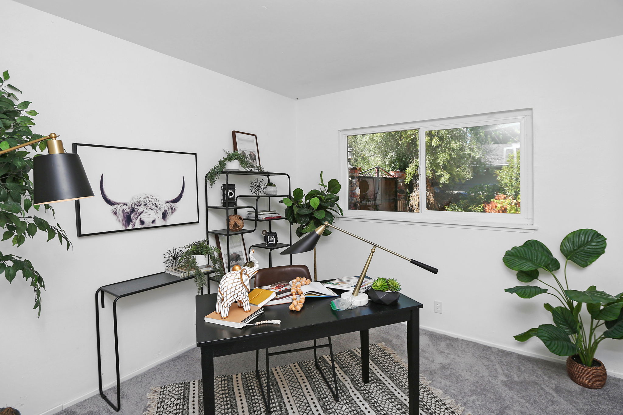 One of 5 Bedrooms