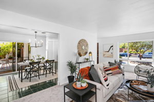 Access to Dining & Kitchen