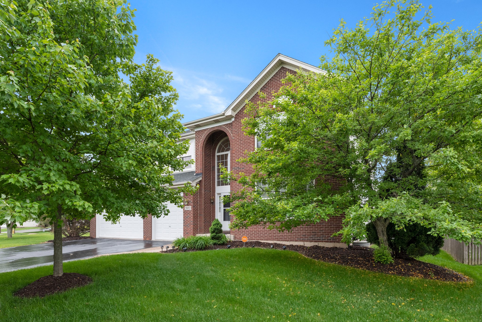 2052 Mark Cir, Bolingbrook, IL 60490 Scarlet Cardinal Studios, Inc.