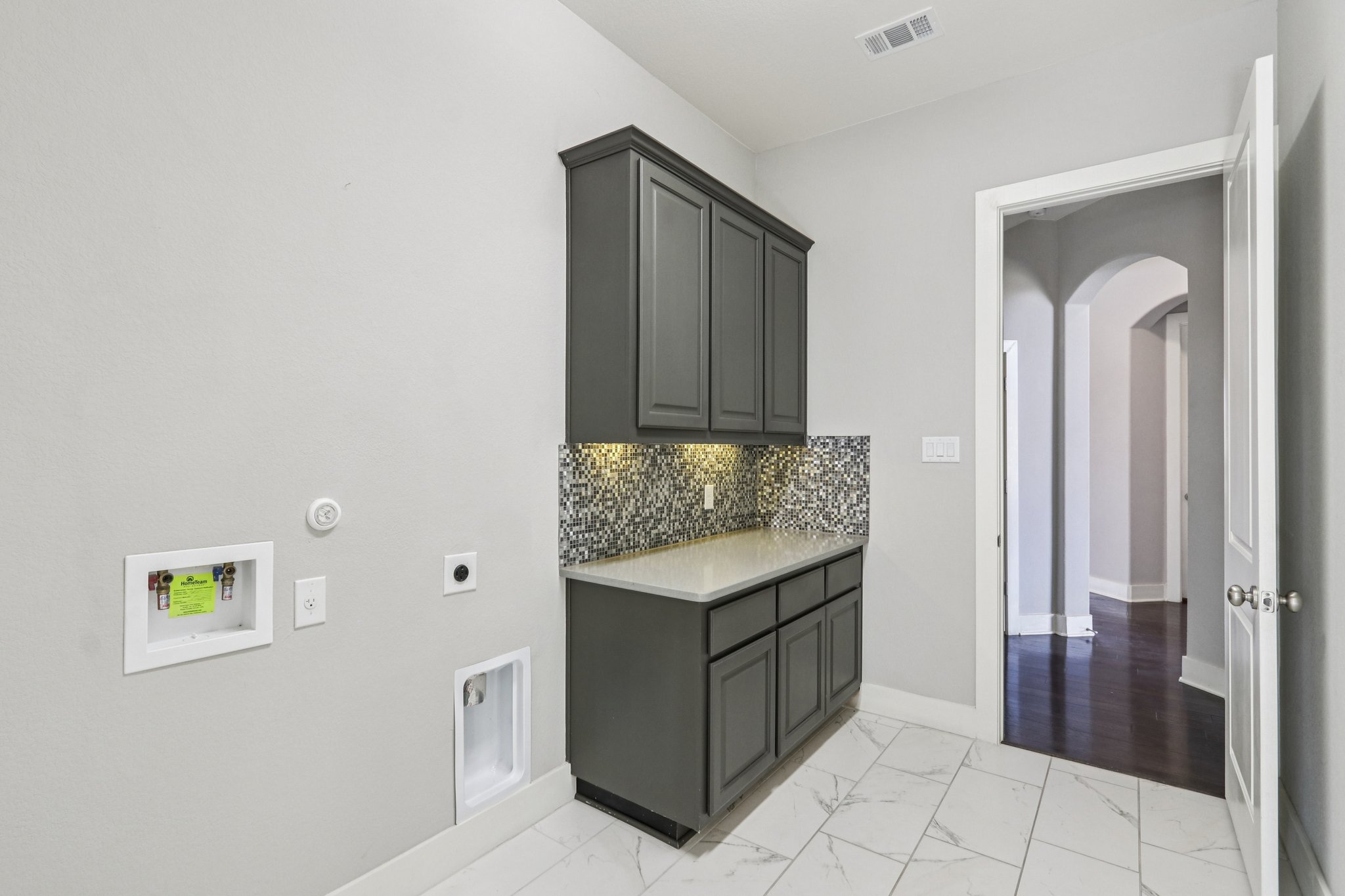 Martin Ln-S1411-044.jpg