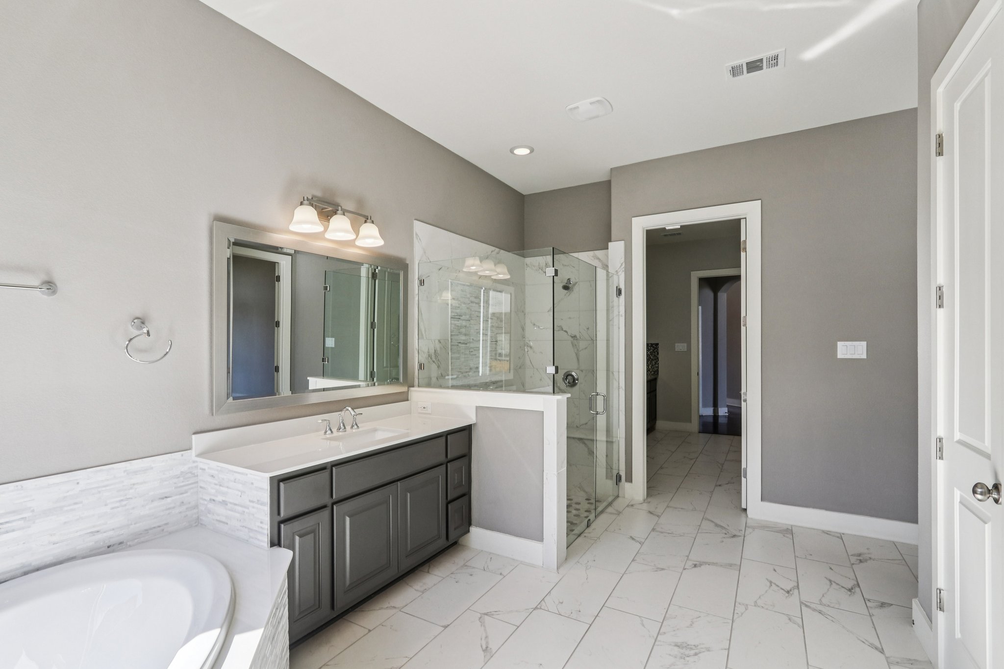 Martin Ln-S1411-051.jpg