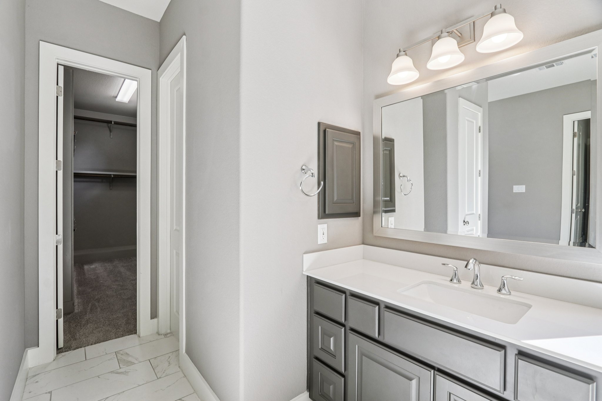 Martin Ln-S1411-053.jpg