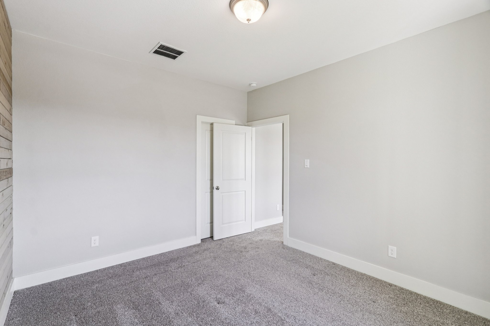 Martin Ln-S1411-077.jpg