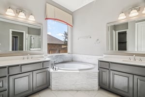 Martin Ln-S1411-049.jpg