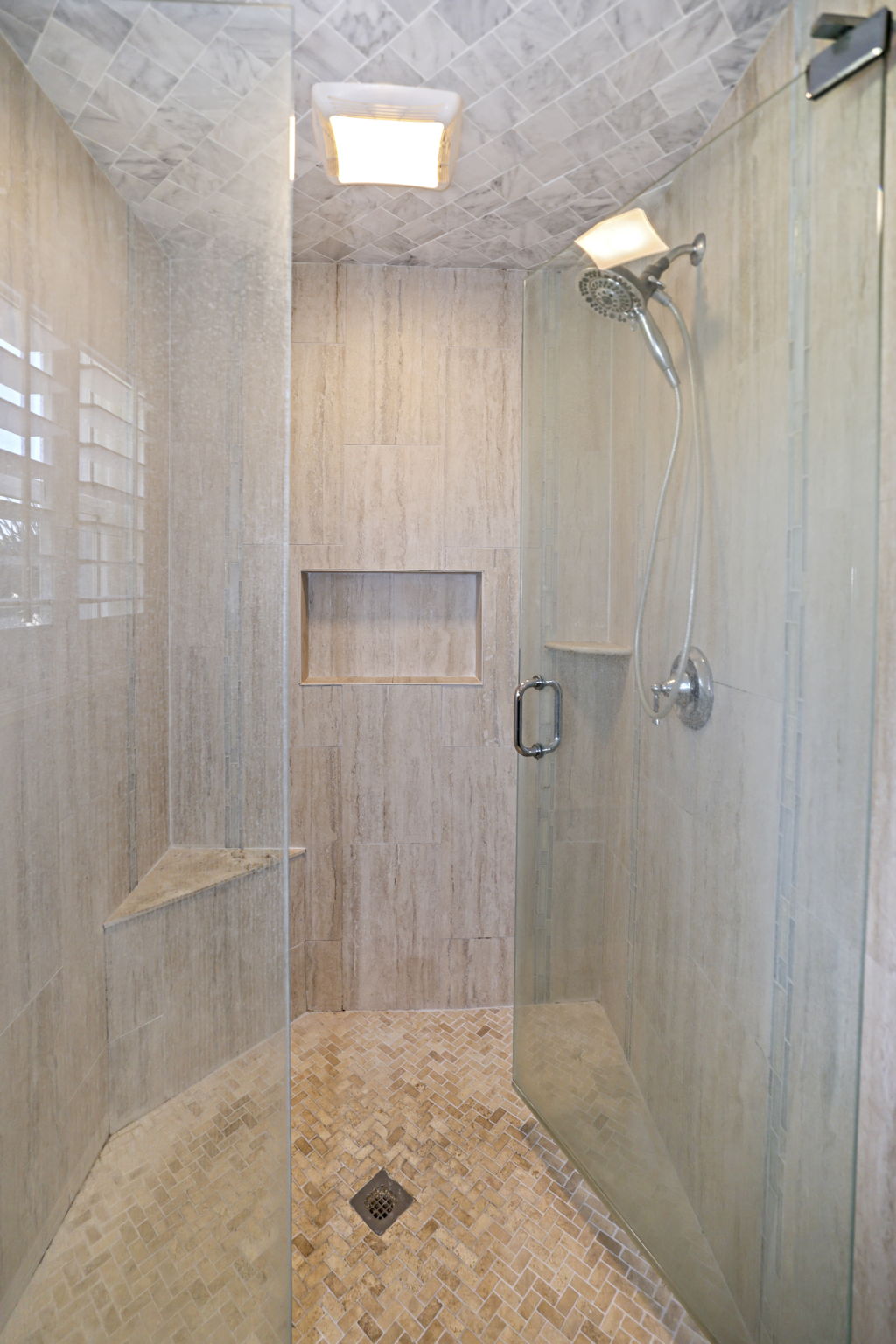 Bathroom1 - 495A2536 (1)