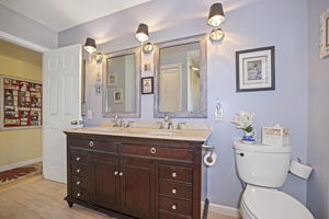 Bathroom1 - 495A2532 (1)