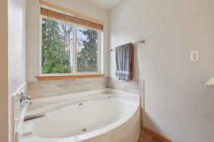 193rd Ave Ct E-L0704-026.jpg