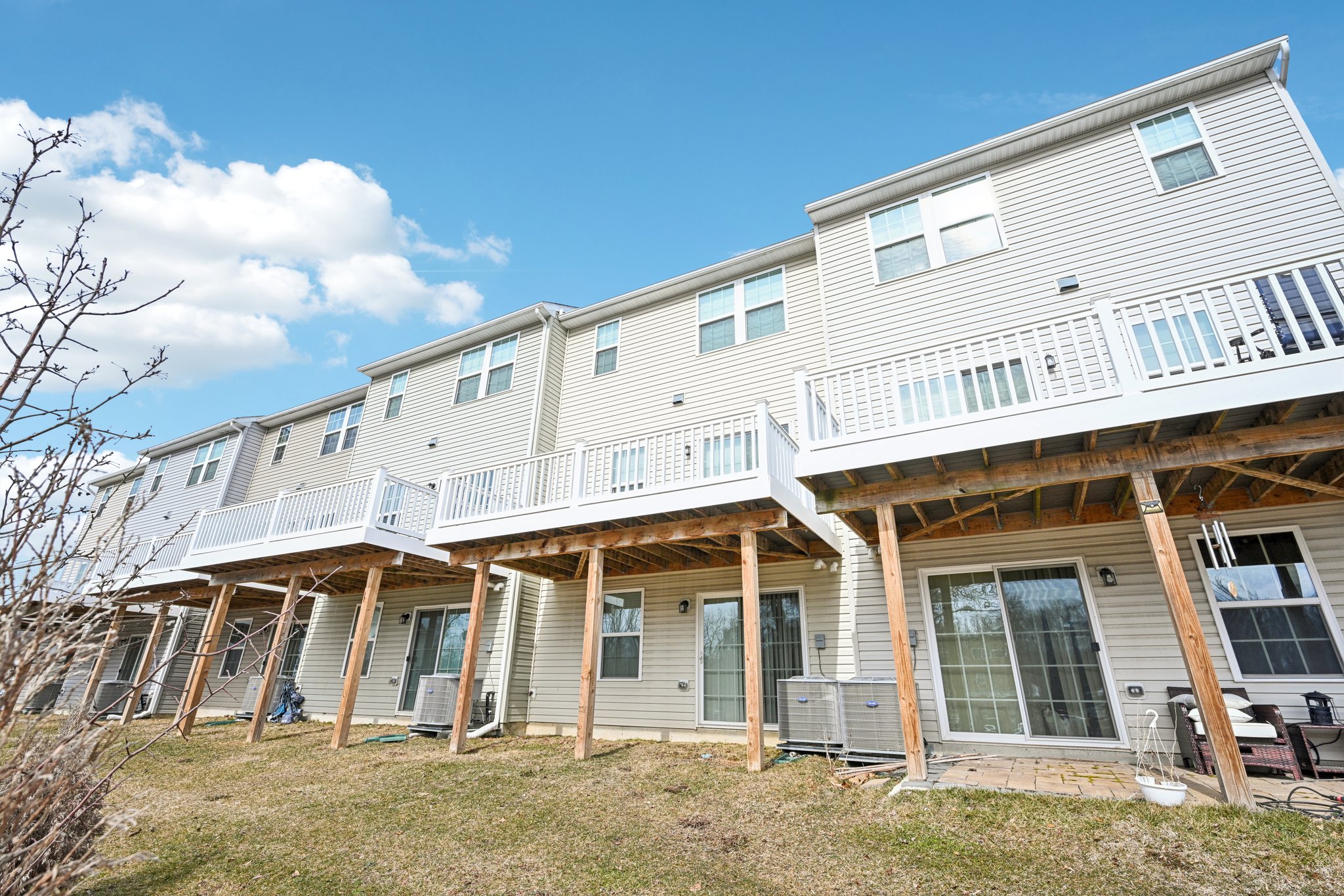 Rivers Dr-S2702-034.jpg