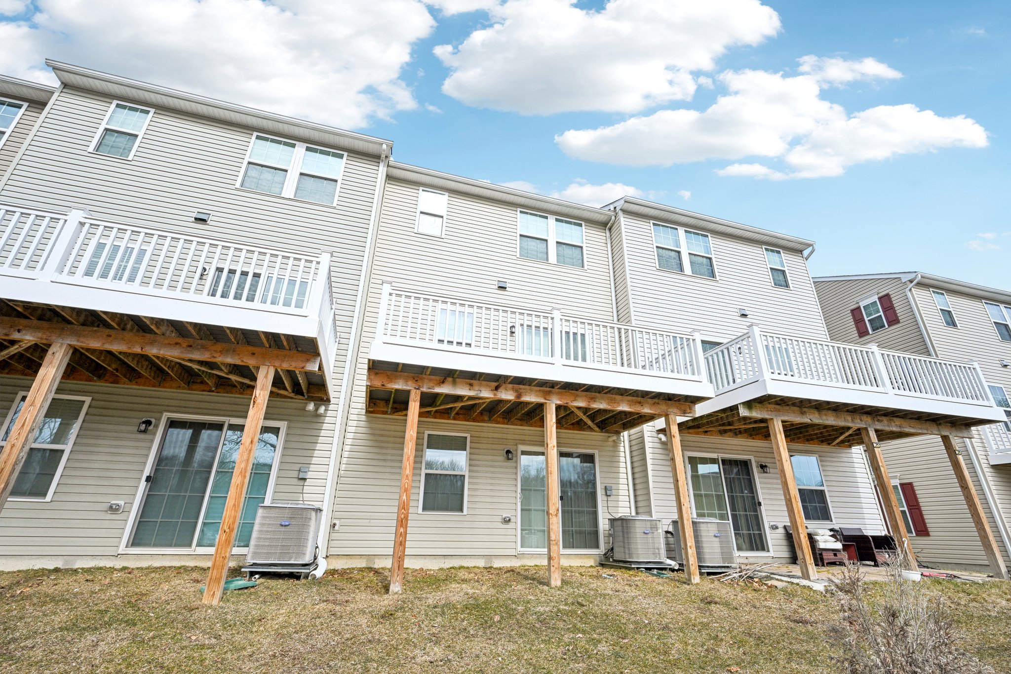 Rivers Dr-S2702-036.jpg