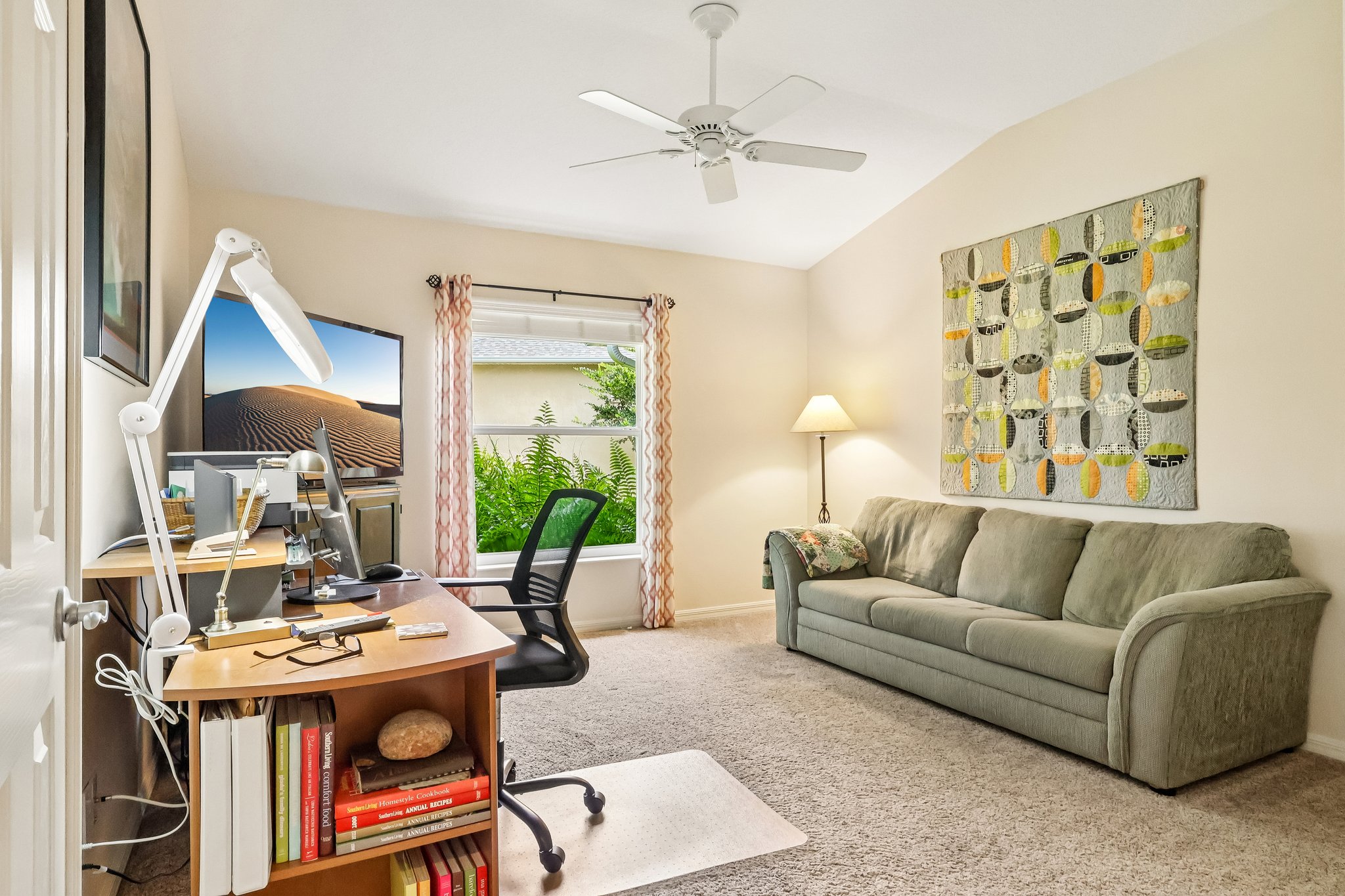 Queen Alexandra Dr-S2807-024.jpg