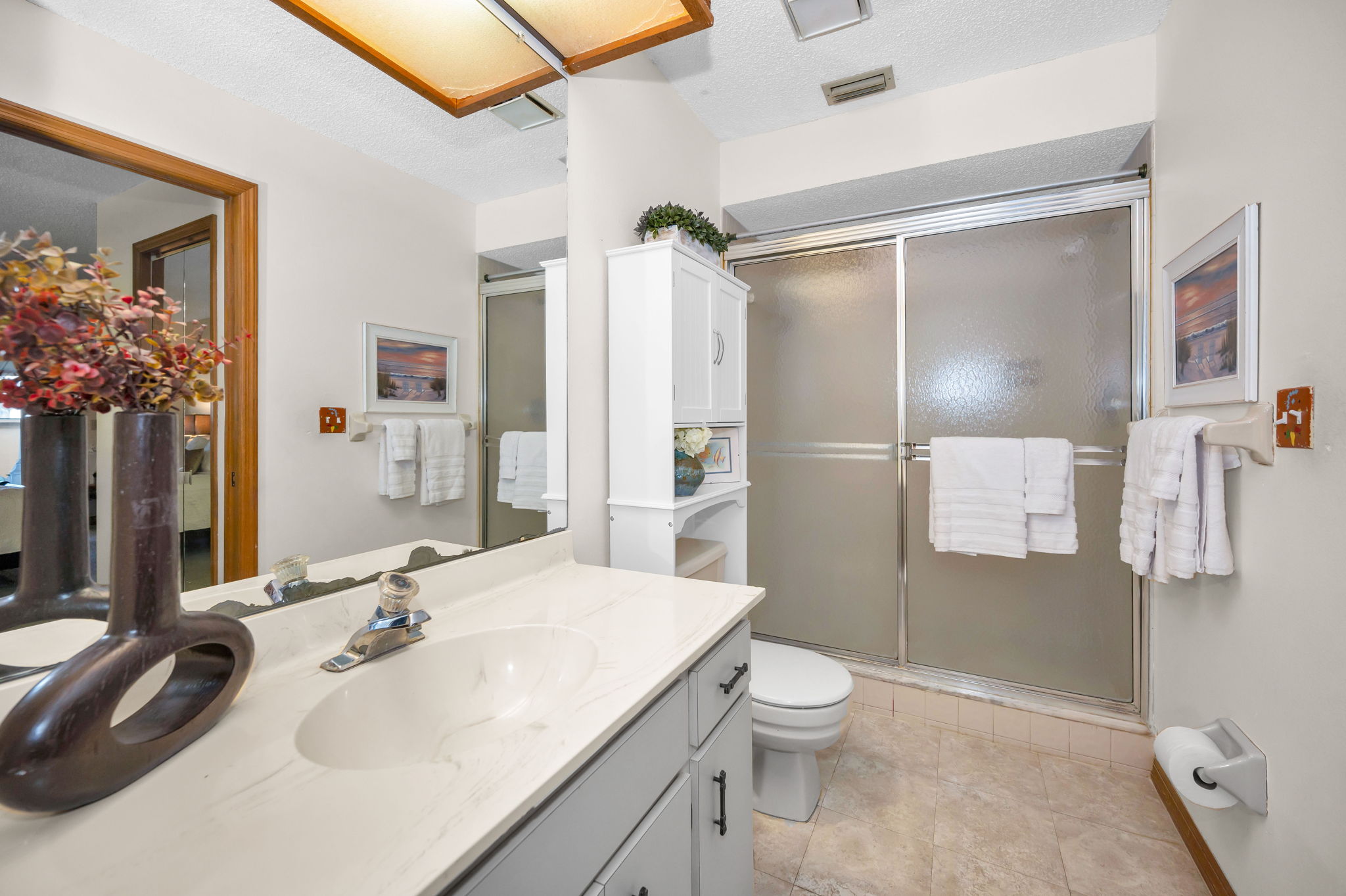 Master Bathroom1b