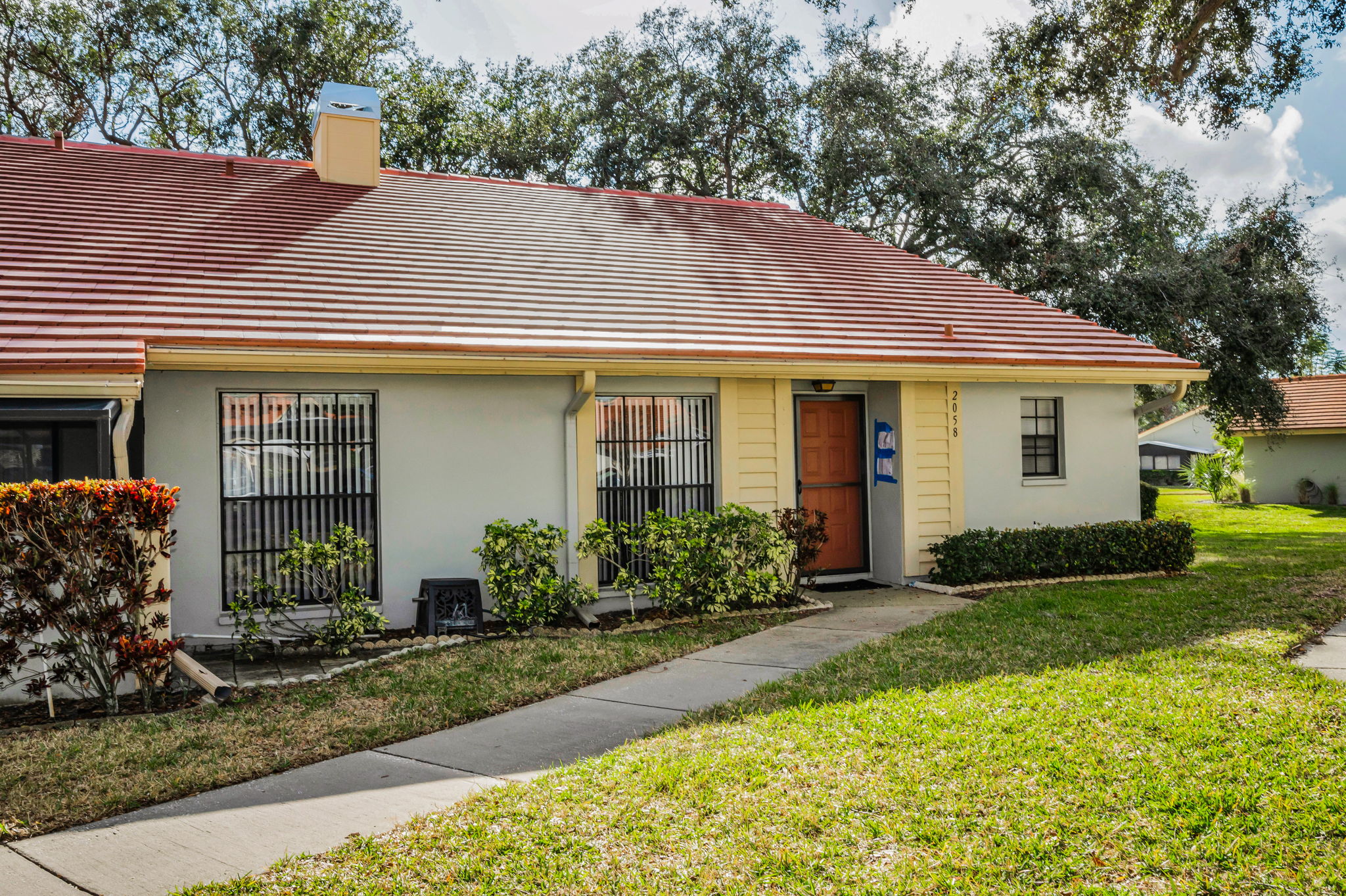 Front Exterior11
