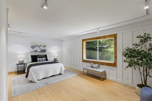 HUGE bonus room with a closet...could be a 3rd bedroom (2 bed septic) or a den or...?