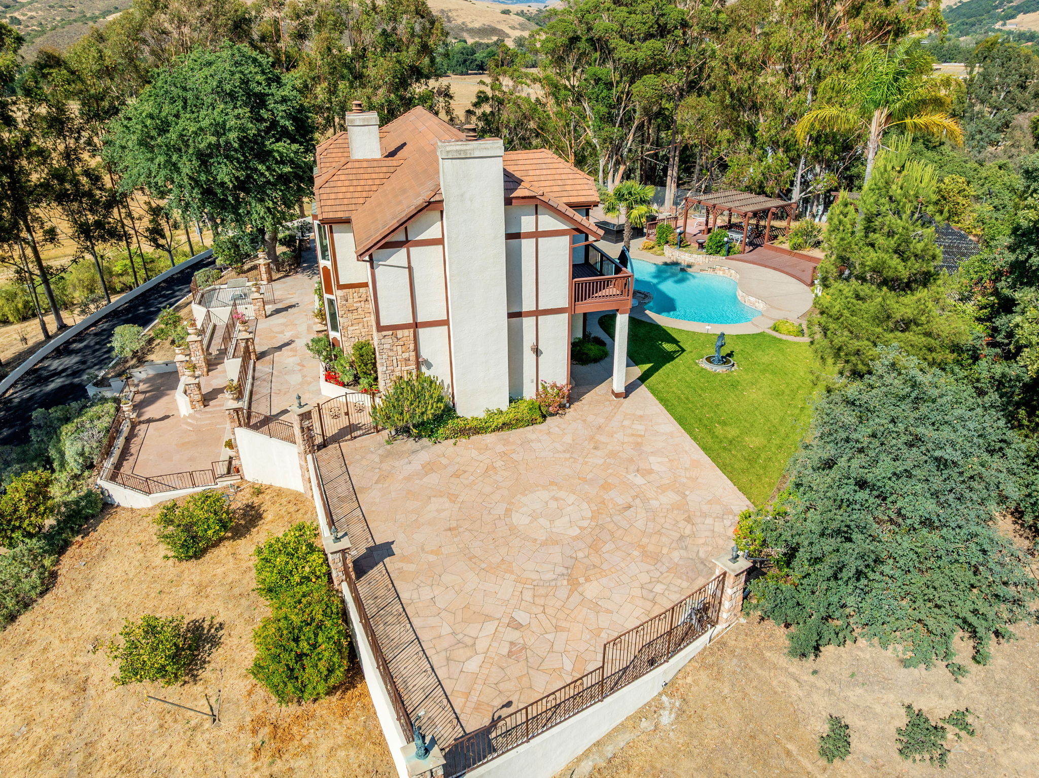 011_AERIAL_ 20585 Whispering Oaks Dr