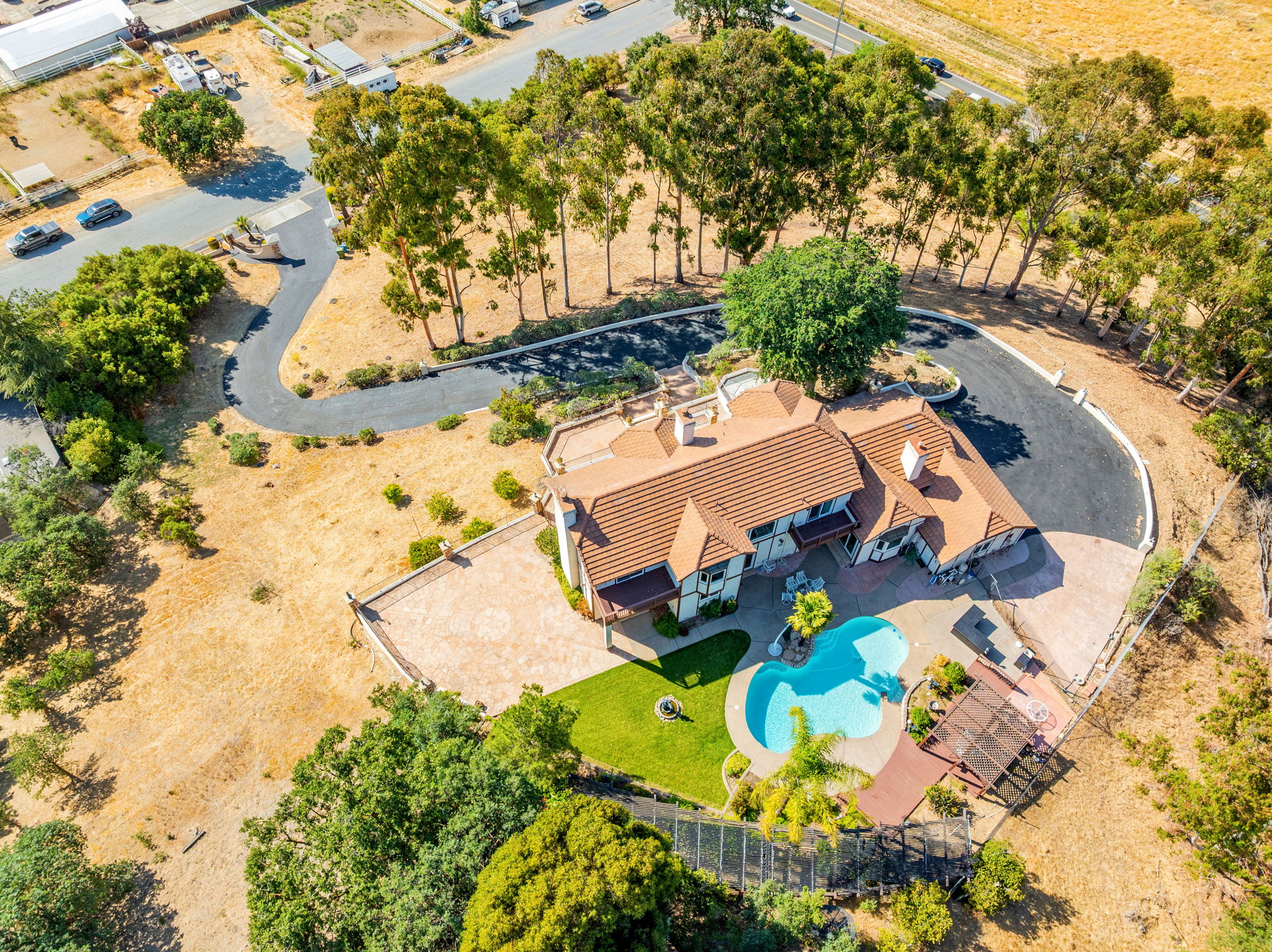 019_AERIAL_ 20585 Whispering Oaks Dr