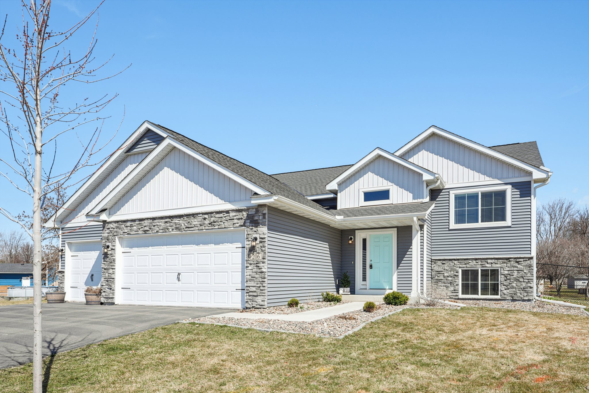 9th Avenue Ct-S0104-002.jpg