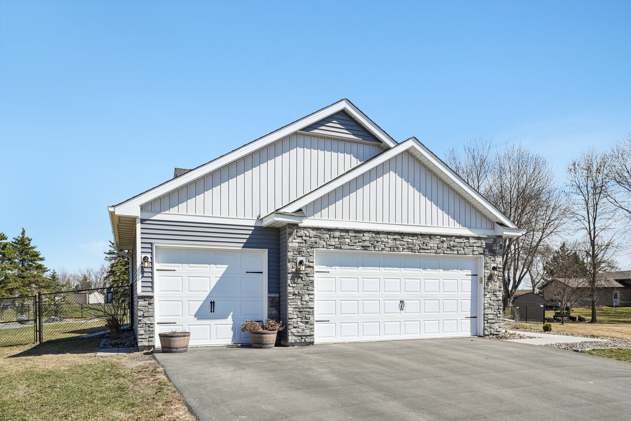 9th Avenue Ct-S0104-003.jpg