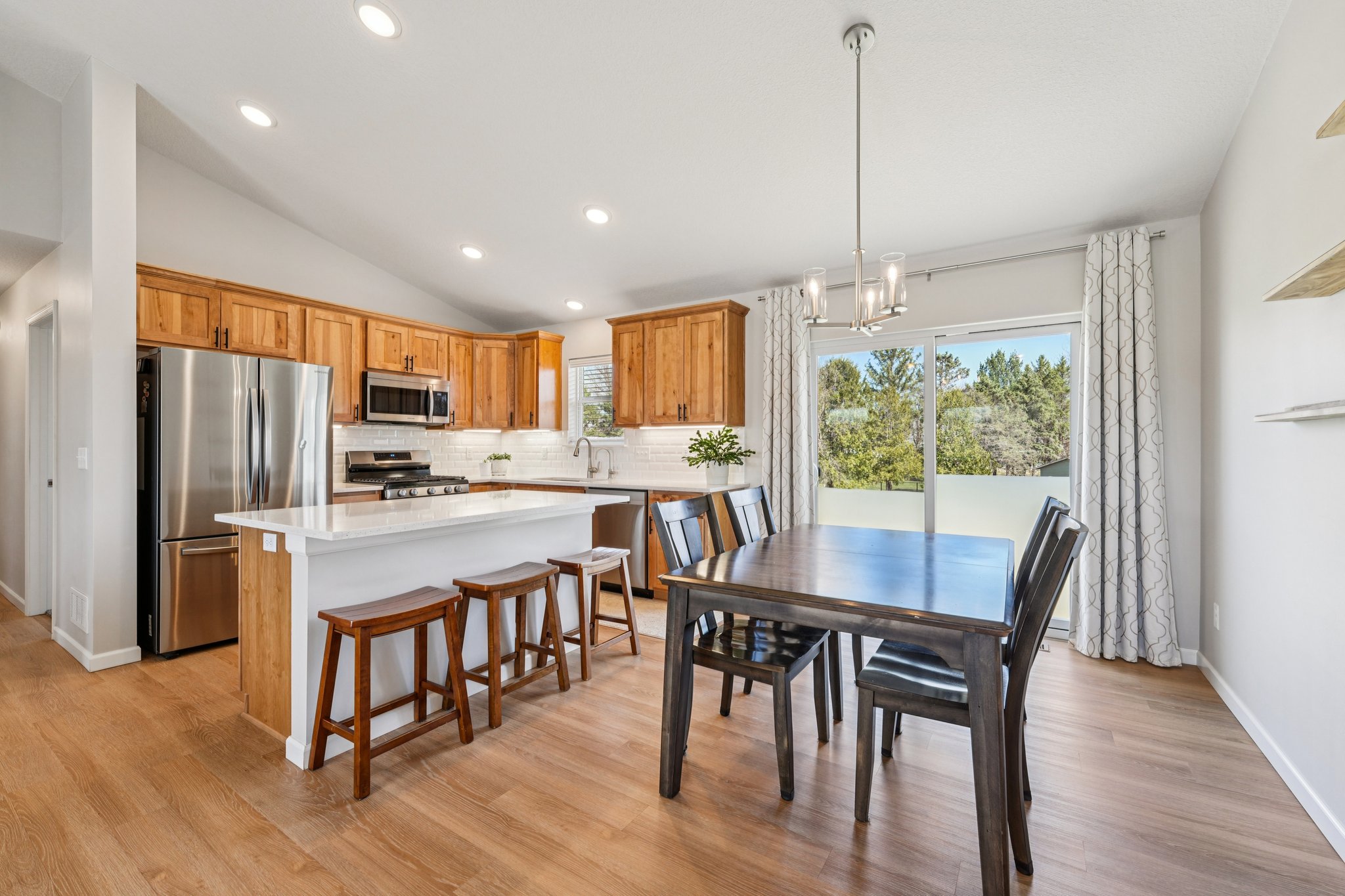 9th Avenue Ct-S0104-014.jpg