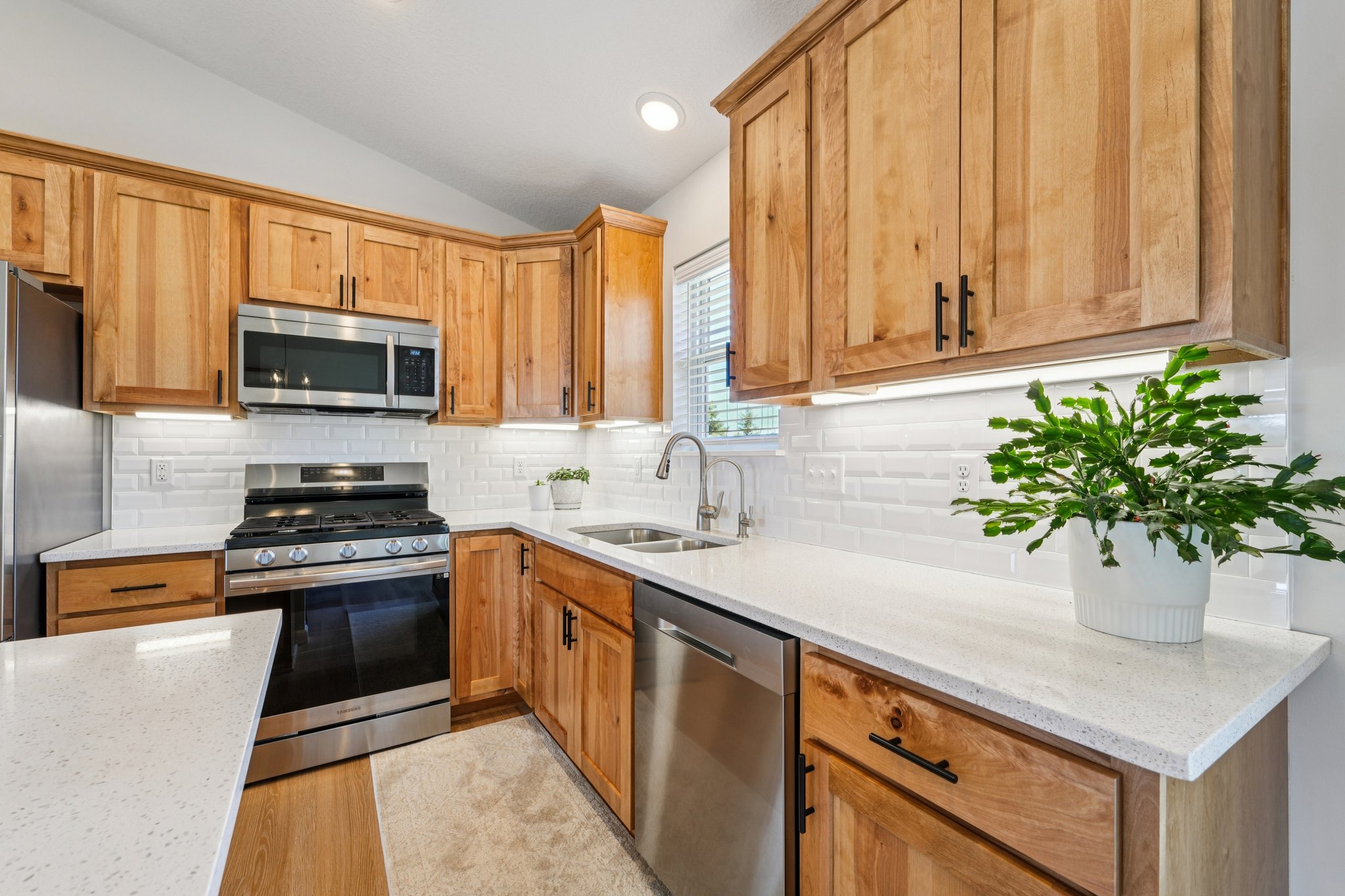 9th Avenue Ct-S0104-016.jpg