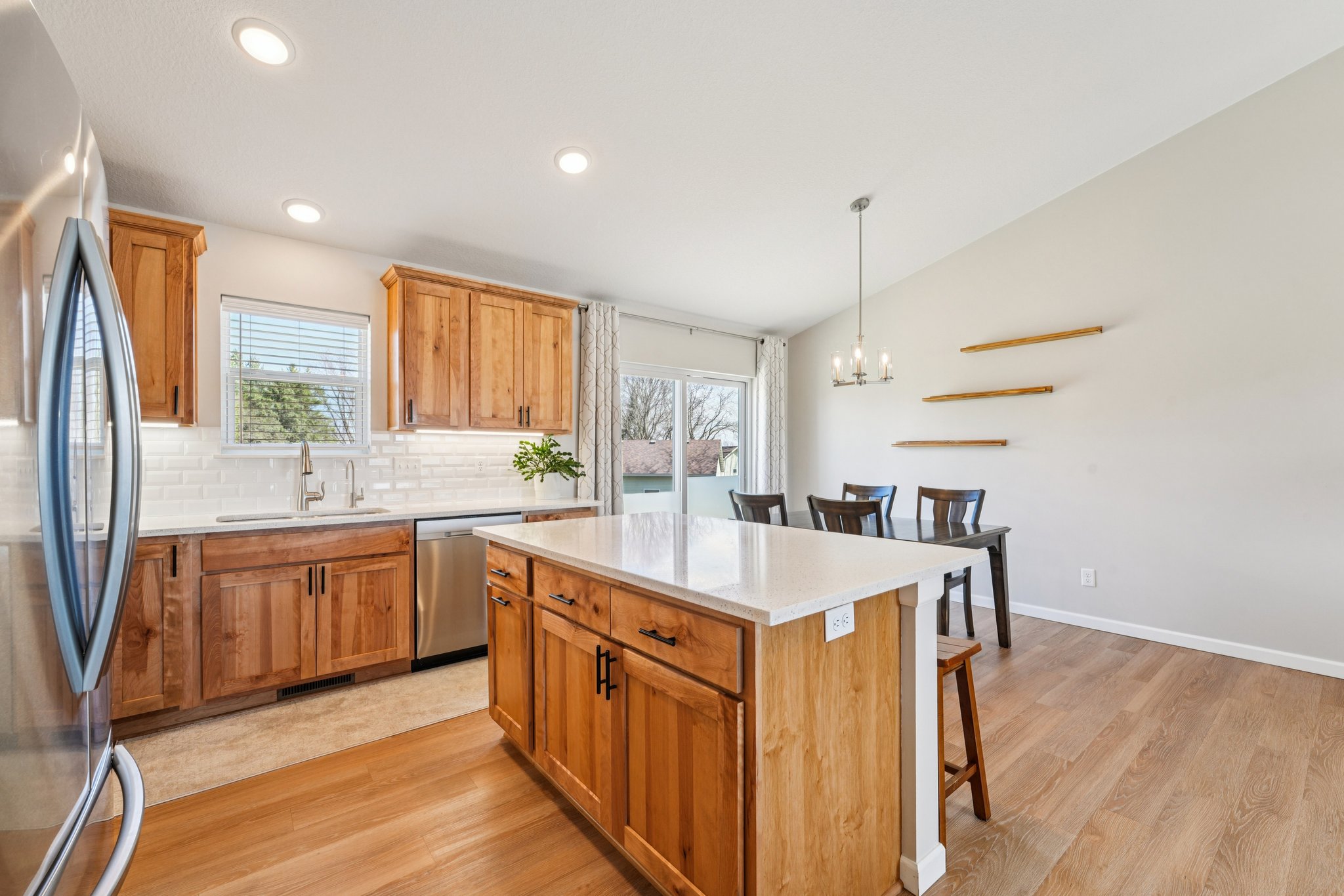 9th Avenue Ct-S0104-018.jpg