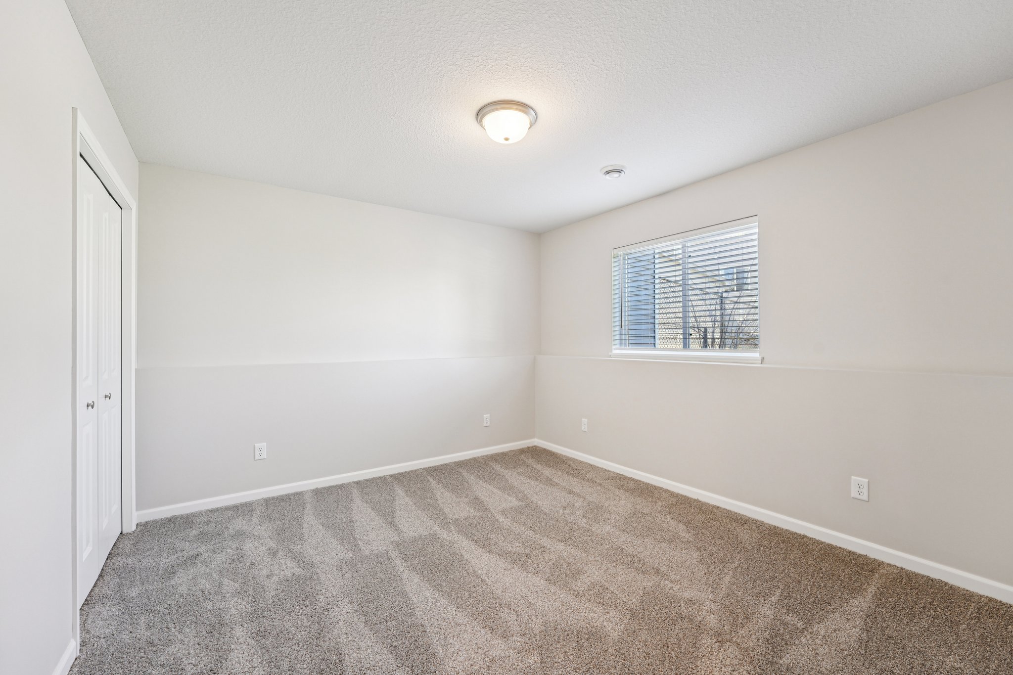 9th Avenue Ct-S0104-036.jpg