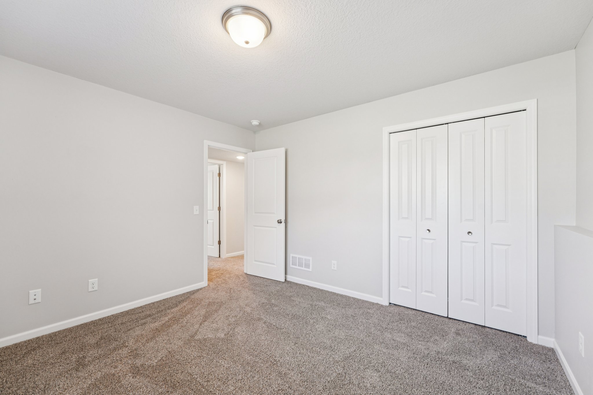 9th Avenue Ct-S0104-037.jpg