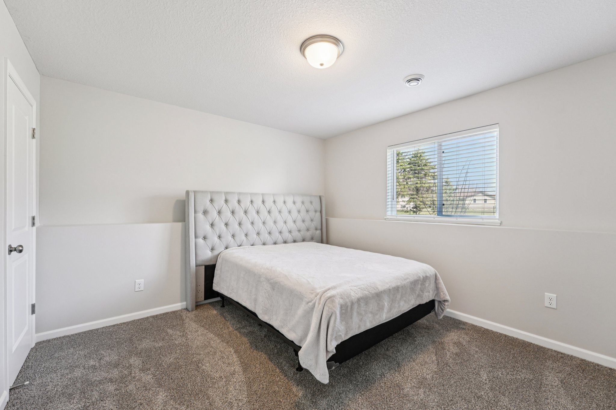 9th Avenue Ct-S0104-038.jpg